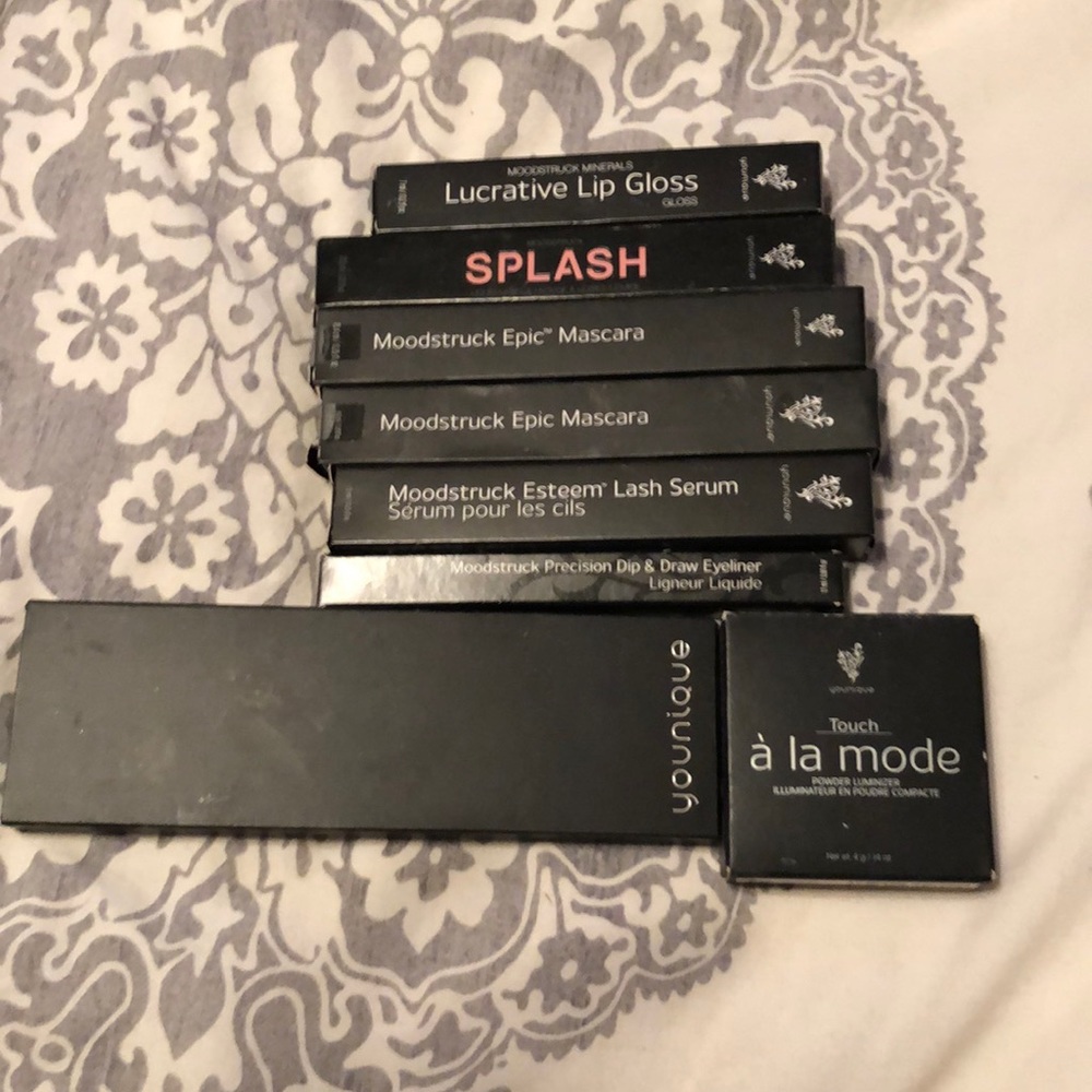 Younique Bundle